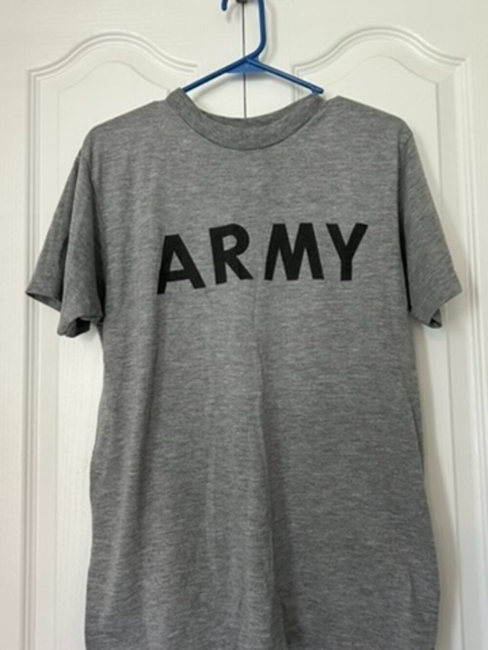Gray ARMY Graphic T-Shirt Size Small 100% Cotton